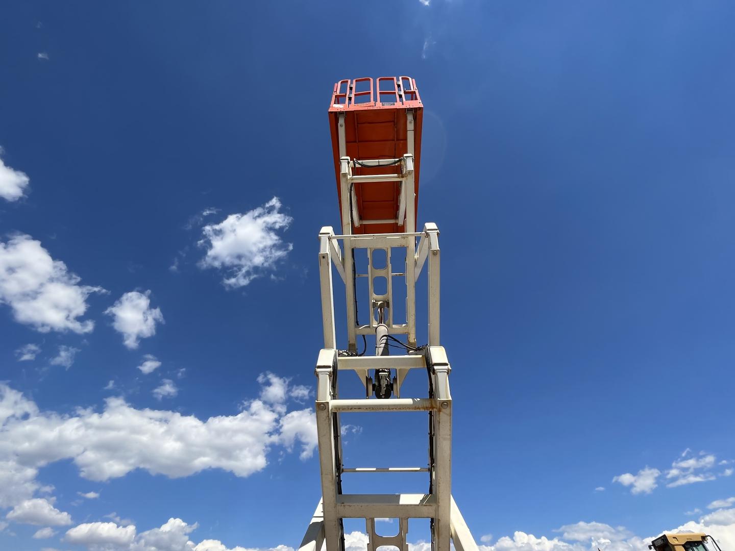 ./imagenes/INVOICE/2019/16862/ASCENSOR TIPO TIJERA SNORKEL S4732E (11).JPG